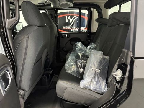 New 2025 Jeep Gladiator Willys image 13