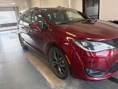 Used 2020 Chrysler Pacifica Limited w/ Advanced Safetytec Group