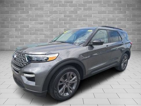 Certified 2023 Ford Explorer XLT w/ Equipment Group 202A AWD/4WD image 2