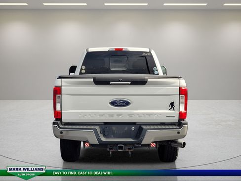 Used 2017 Ford F250 XLT w/ XLT Premium Package AWD/4WD image 5