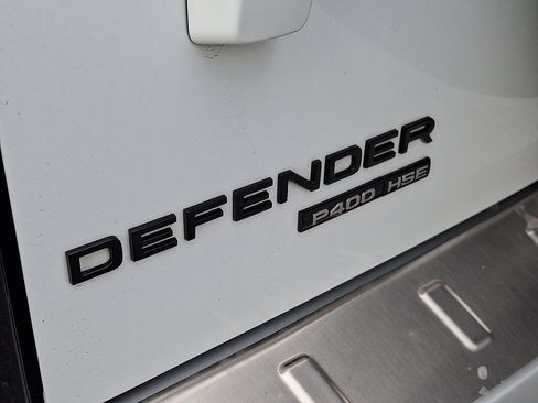 Used 2020 Land Rover Defender 110 HSE image 29
