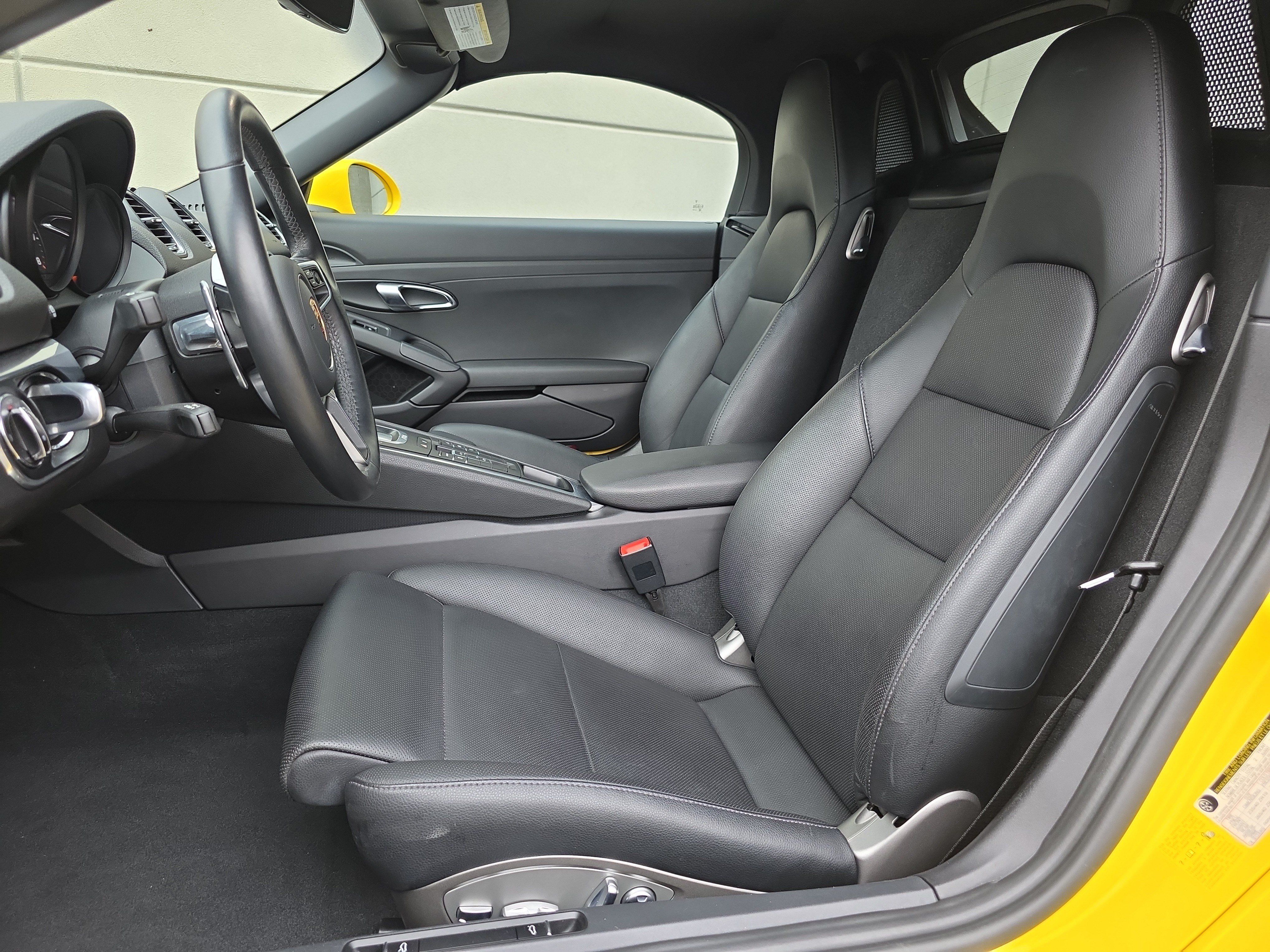 Certified 2025 Porsche 718 Boxster RWD image 5