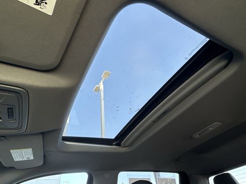 Used 2022 GMC Sierra 1500 SLT w/ SLT Premium Plus Package image 17