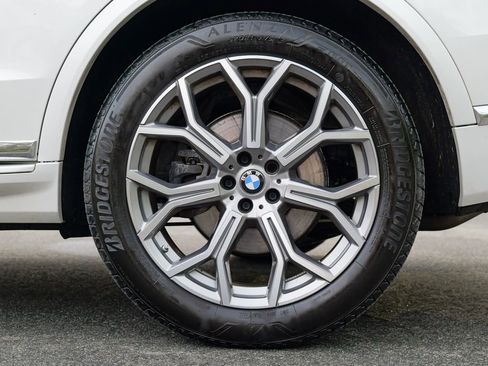 Used 2023 BMW X7 xDrive40i w/ Premium Package AWD/4WD image 14