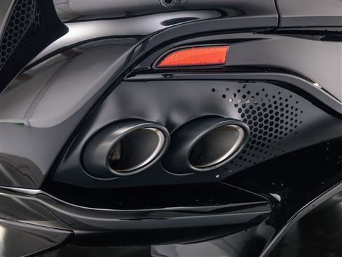 New 2026 Aston Martin DBX 707 image 37