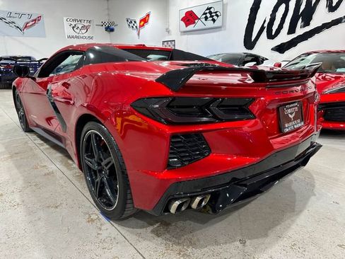 Used 2021 Chevrolet Corvette Stingray Premium Conv w/ Z51 Performance Package RWD image 3
