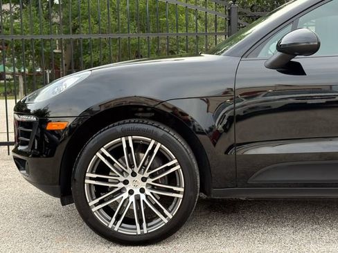 Used 2017 Porsche Macan AWD/4WD image 31
