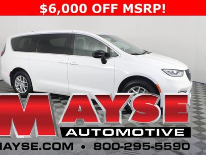 New 2026 Chrysler Pacifica Select