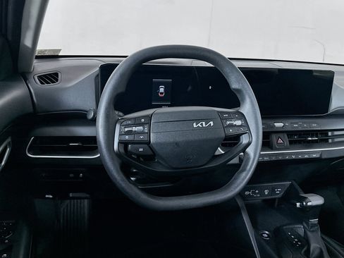 Used 2025 Kia K4 FWD image 18