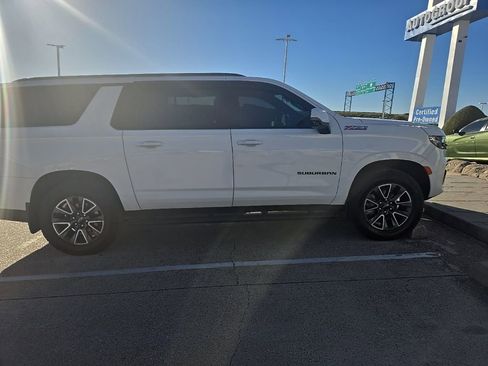 Used 2023 Chevrolet Suburban Z71 w/ Luxury Package image 11