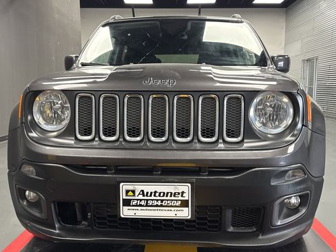 Used 2018 Jeep Renegade Latitude FWD image 8