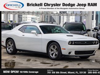 Used 2017 Dodge Challenger SXT video 3