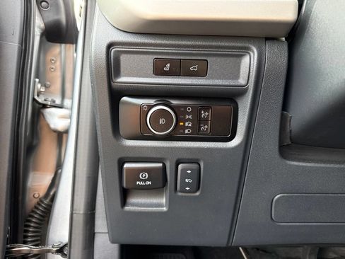 Used 2023 Ford Expedition XLT RWD image 12