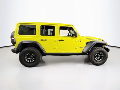 Used 2024 Jeep Wrangler Unlimited Rubicon w/ XTREMEE 35" Tire Package AWD/4WD image 4