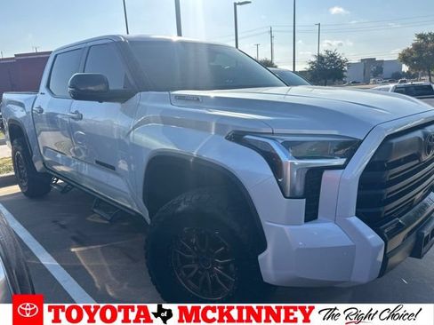 Used 2025 Toyota Tundra Limited AWD/4WD image 1
