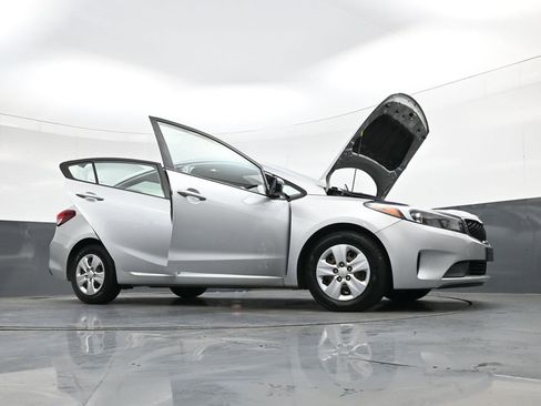 Used 2018 Kia Forte LX image 44