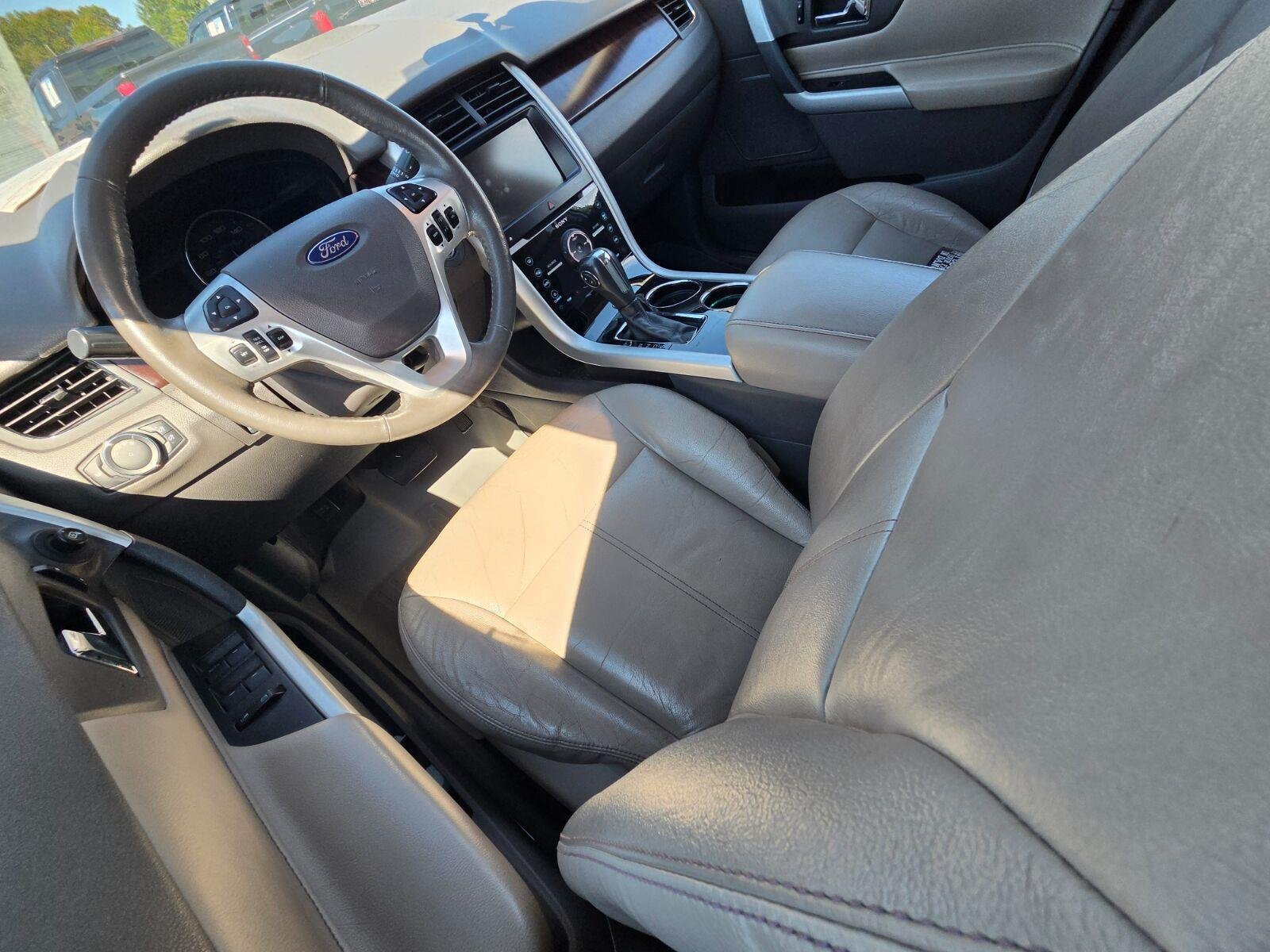 Used 2014 Ford Edge Limited w/ Equipment Group 302A FWD image 8
