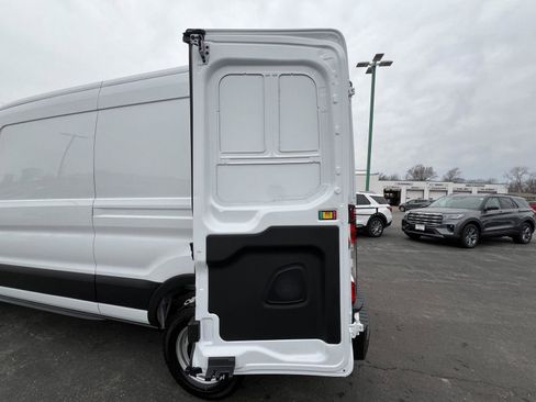 New 2026 Ford Transit 250 148 Medium Roof RWD image 43