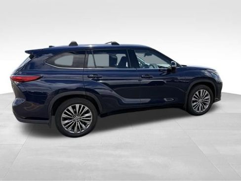 Used 2020 Toyota Highlander Platinum AWD/4WD image 16
