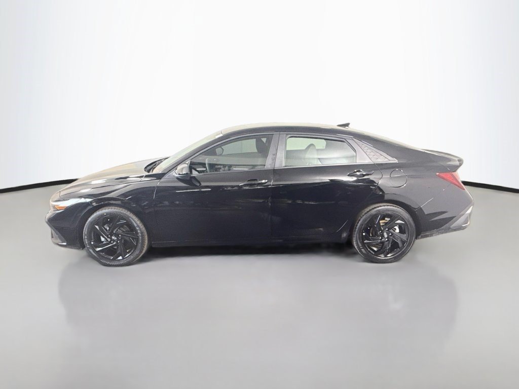 Used 2026 Hyundai Elantra Sport w/ Cargo Package FWD image 6
