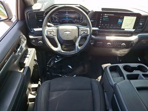 Used 2025 Chevrolet Silverado 1500 LT AWD/4WD image 13