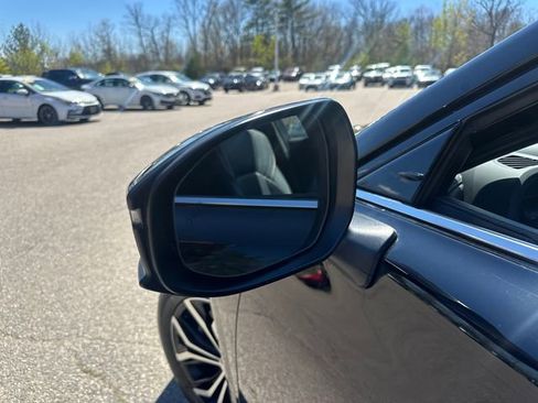 Used 2025 Toyota Crown Signia AWD/4WD image 15