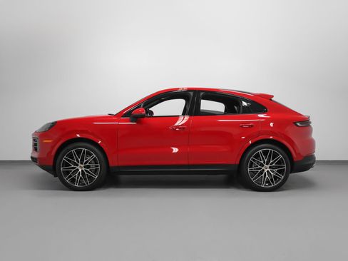 Certified 2024 Porsche Cayenne Coupe AWD/4WD image 2