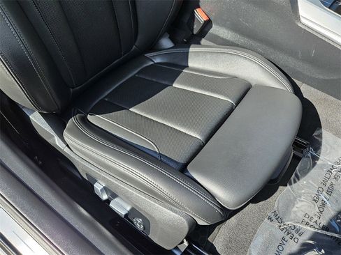 Used 2024 BMW 430i Convertible image 32