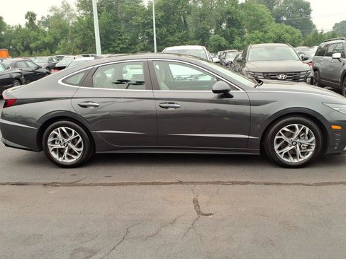 Used 2023 Hyundai Sonata SEL w/ Convenience Package FWD image 4