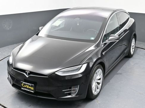 Used 2018 Tesla Model X 75D image 46