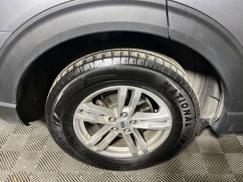 Used 2023 Ford Explorer XLT w/ Equipment Group 202A image 10