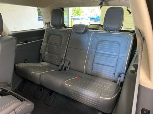 Certified 2022 Lincoln Navigator Black Label image 11