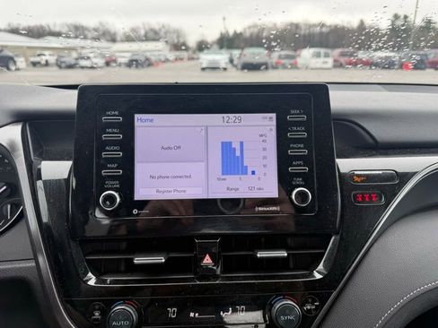 Used 2023 Toyota Camry SE image 12