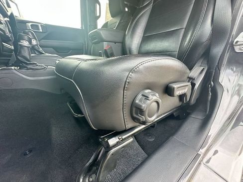 Used 2021 Jeep Wrangler Unlimited Sahara w/ Cold Weather Group AWD/4WD image 14