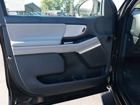 Used 2025 Ford Expedition Max Active AWD/4WD image 18