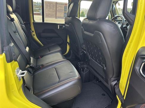 Used 2023 Jeep Gladiator Mojave w/ Cold Weather Group image 19