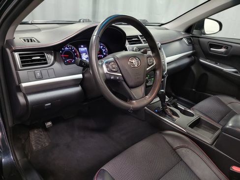 Used 2017 Toyota Camry SE FWD image 16
