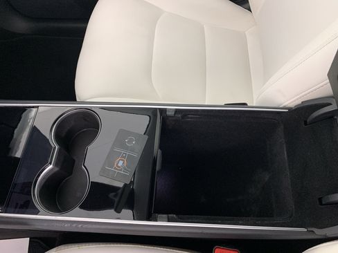 Used 2020 Tesla Model Y Long Range AWD/4WD image 25