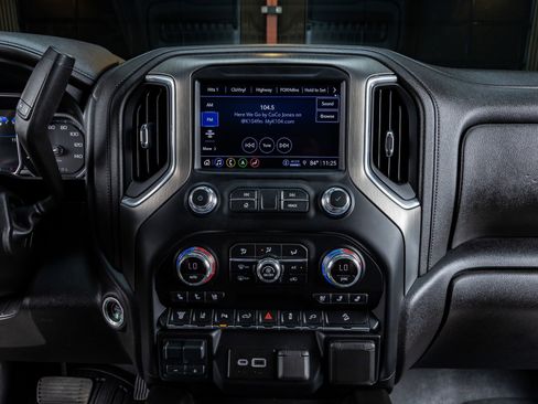 Used 2022 GMC Sierra 2500 Denali w/ Technology Package image 21