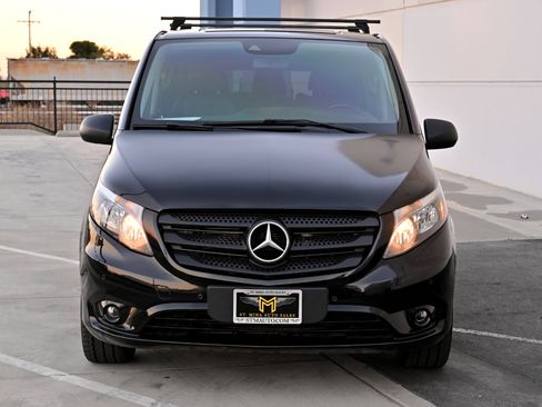 Used 2018 Mercedes-Benz Metris Passenger image 9