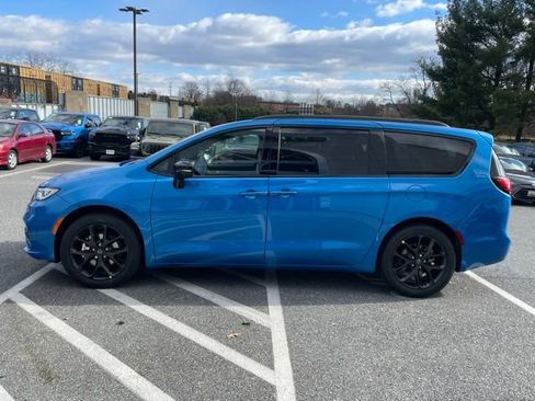 New 2026 Chrysler Pacifica Select FWD image 4
