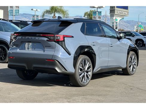 New 2026 Subaru Solterra image 3