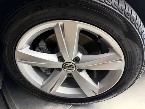 Used 2015 Volkswagen Passat 1.8T SE FWD image 24