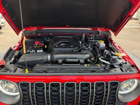 Used 2024 Jeep Wrangler Unlimited Sport AWD/4WD image 27