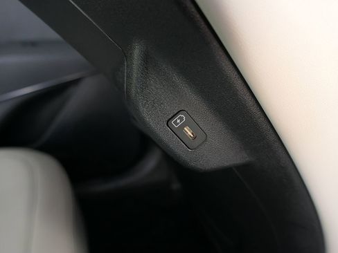 Certified 2025 Kia Niro EX image 24