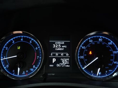 Used 2018 Toyota Corolla L FWD image 16