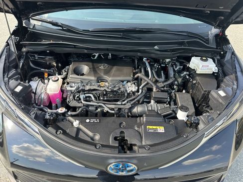 Used 2025 Toyota Sienna LE image 35
