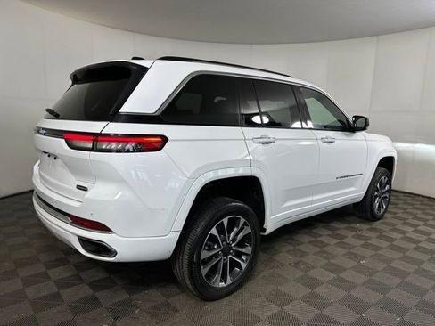 Used 2023 Jeep Grand Cherokee Overland AWD/4WD image 3