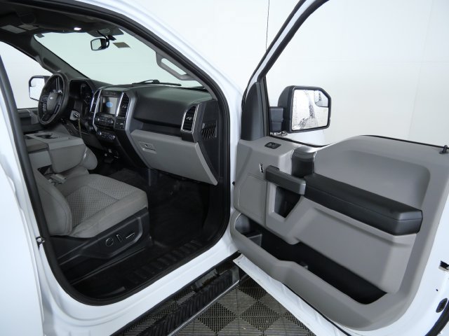 Used 2016 Ford F150 XLT w/ Equipment Group 302A Luxury AWD/4WD image 11