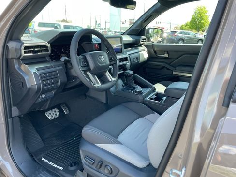New 2026 Toyota Tacoma TRD Sport w/ TRD Sport Upgrade Package AWD/4WD image 10